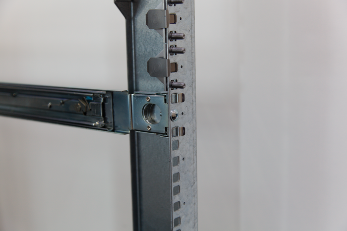 Datei:RC350 Rackmounting 10.png