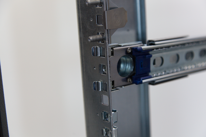 Datei:RC350 Rackmounting 09.png